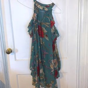 Very pretty dress size medium